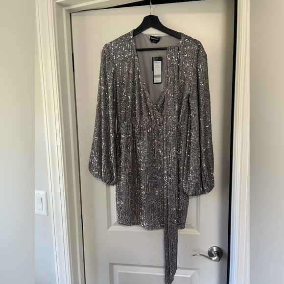 Bebe Sequin Tie Front Dress In Silver color. Size M - Picture 7 of 8